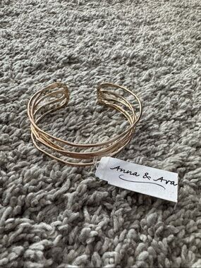 Anna & Ava Gold Bracelet